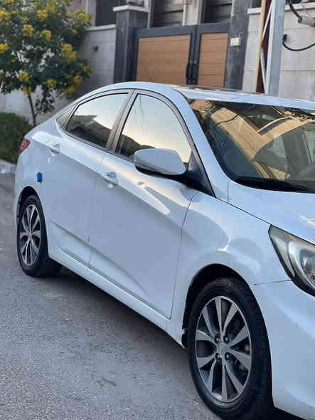 مكلف بالنشر 
اكسنت 2015
فتحه 
ماشيه 114
مبدل بيها صندوك وربع الجاملغ الخلفي مصبوغ 
سعر 100وبيها مجال 

‭0772 685 8917‬
