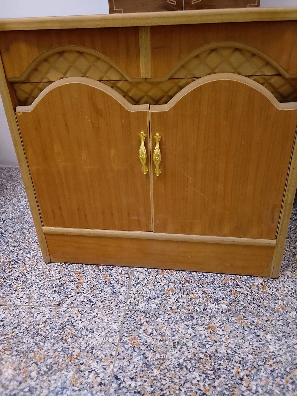 غراض للبيع شلع 150 وبيها مجال
