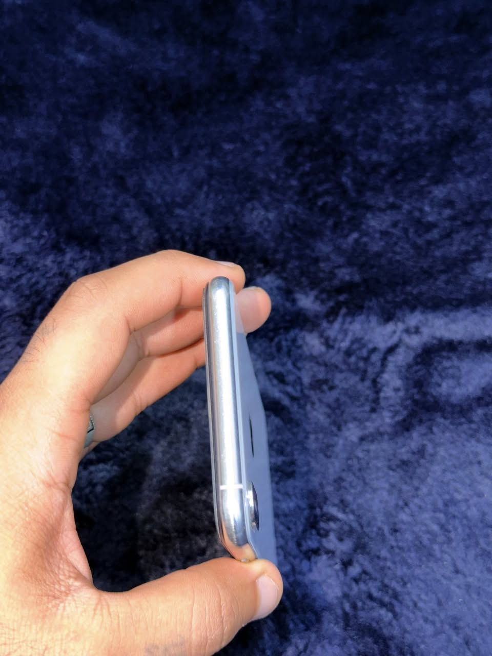 للبيع ايفون X MaX 64
الجهاز نموذج A 

انـــي مشتري ع ايدي جديد 

نضيف جداً جداً جداً كلشي بي شغال 

مكفول من التبديل او من الضربة او من اي شي 

فقط الكلاسه مال الشاشة مبدلة يعيي مو شاشة لا 

فقط الكلاسه 

للبيع السعر 200 الف 

***********
