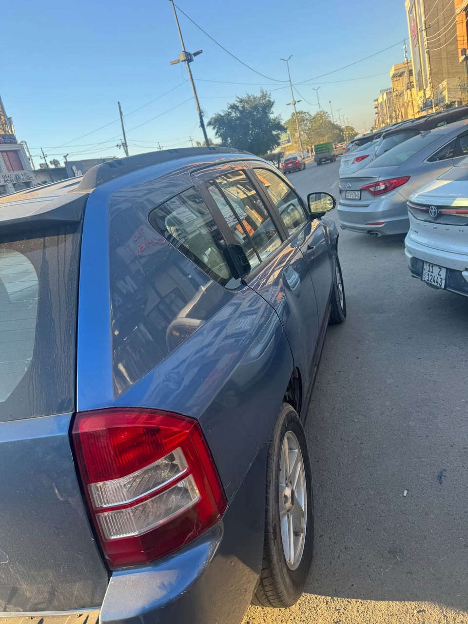 السلام عليكم 
جيب كومباس موديل 2007 
السيارة كلش حلوة وجاهزة من كلشي 
محرك 2400 دوش 
كير ومحرك مكفول 
تبريد تدفئة شغال 
صدر كامل جديد 
باتري جديد 
تايرات بحالة ممتازة
حادثهة جاملغ خلفي وصندوك 
والباقي مكفول 
السعر 77 وبيهة مجال بسيط 
بيع او مراوس بشي اقل
*********** بغداد, العراق
