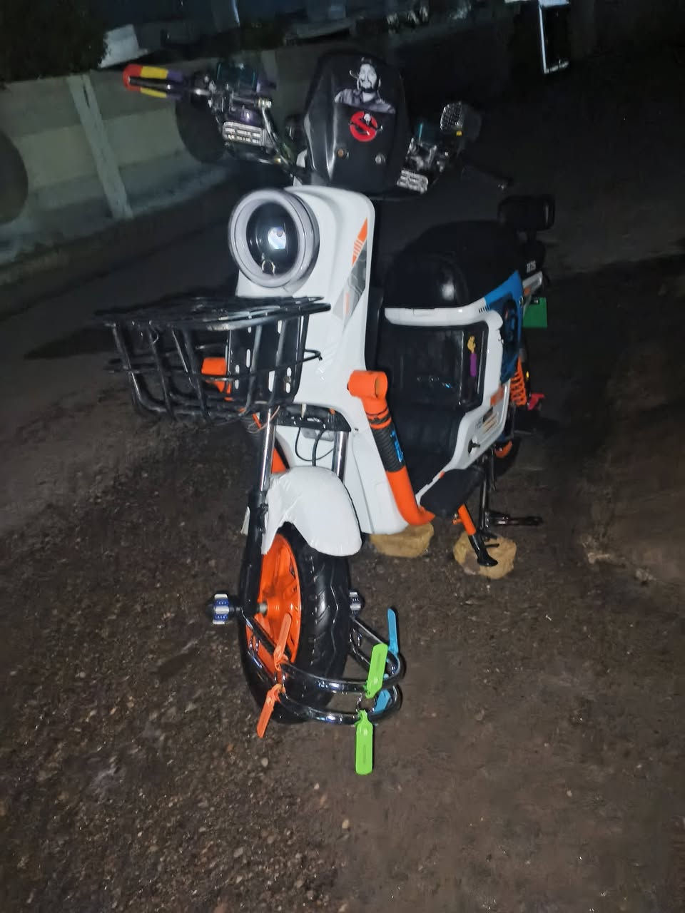 دراجه للبيع H900 السعر 600بيه مجال الدراجه نضافه بطاريات بعدهن جدد العنوان ديالى بعقوبه تقاطع الساده حي العبور الرقم ***********
