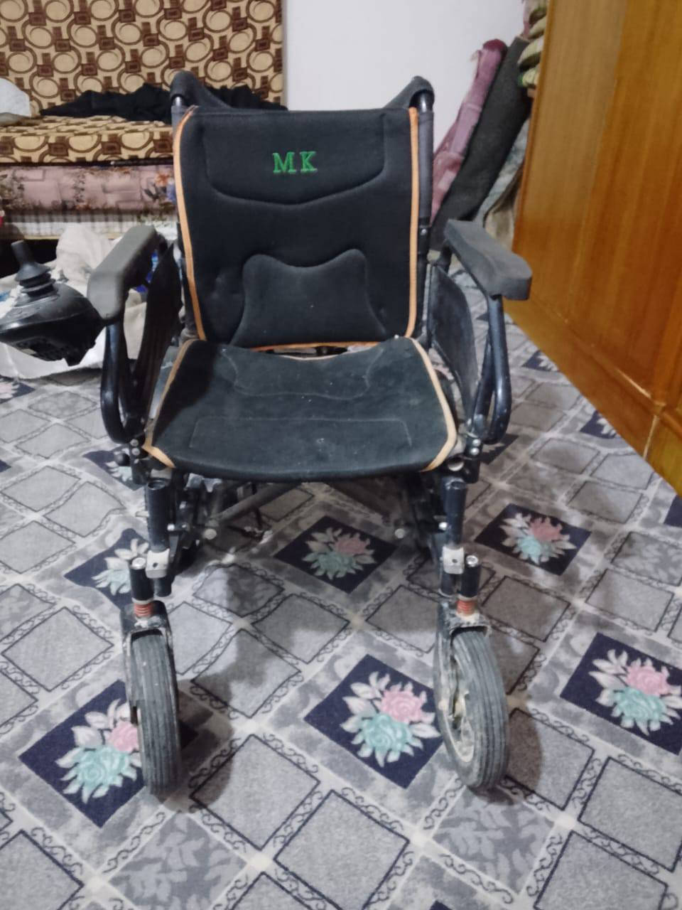 عر بانه شحن للبيع السعر ٤٠٠وبيها مجال لشراي رقم ***********
