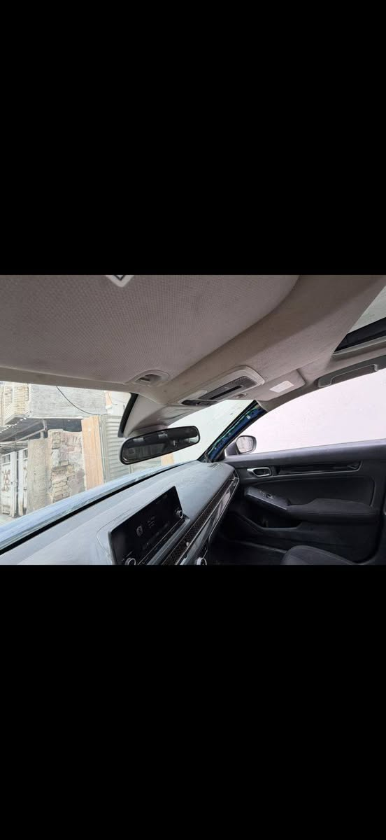 السلام عليكم بيع ومراوس هوندا سيفك موديل 2023 وارد امريكي صور الحادث موجودة بلمنشور السيارة بدون نواخل السيارة فحص مؤقت ممرقمه بعدهة سيارة معمرة وكاملة مكاني بغداد حي القادسيهه السعر 107 ورقة وبيهة مجال للاستفسار ***********
