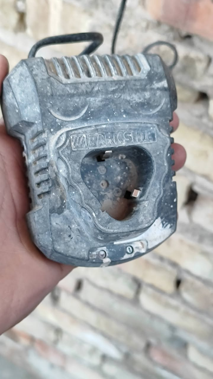 بطاريه مع شاحنه باركسايد الشاحنه يشتغل الكلوب نالته بس البطاريه متاخذ شحن أبيعهن اثنينهم فحم ب5الاف


**إذا كنت صاحب هذا الإعلان وتريد حذفه لأي سبب، رجاءا أرسل رسالة إلى الدعم الفني**