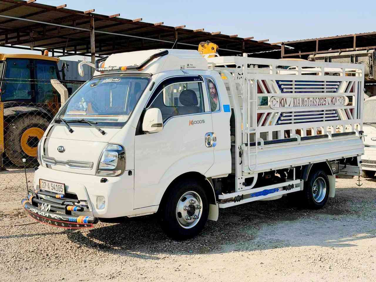 للبيع كيا فحل ٢٠٢٠ كفاله عامه من كلشي محرك كير تبريد جاهزه ويل ١٤ تخم تاير السياره فول مكفوله من البارد
***********
السعر 168 وبيه مجال 
مكان السياره بالناصرية مركز المدينه
