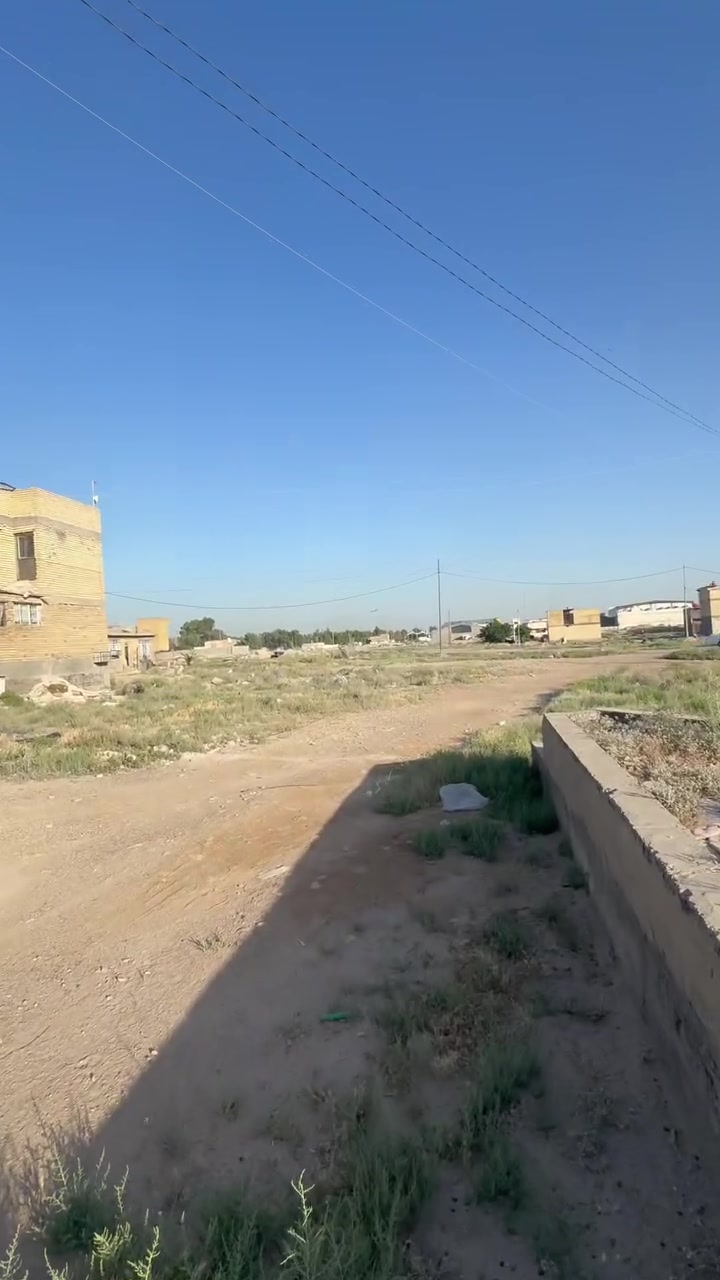 السلام عليكم بيت لليجار المساحه ١٠٠ طابقين العنوان جكوك خلف المعارض ***********
