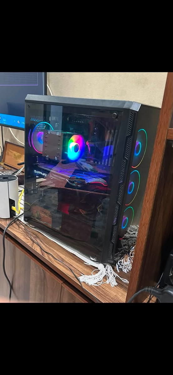 السلام عليكم شباب، عندي بي سي (PC) للبيع، الجهاز نظيف وشغال وما بيه أي مشكلة. يفيد جداً ليريد جهاز للدراسة، والشغل مثل البرمجه والتصميم المتوسط، ويشغل ألعاب  متوسطة.
​مواصفات الجهاز:
​المعالج: Xeon E5 2680
​كارت الشاشة: AMD RX 580 (نسخة 8GB)
​الرام: 16GB
​الهارد: 1TB SSD (سريع جداً بالتشغيل ومساحته جبيرة)
​أداء الجهاز بالألعاب:
يشغل الألعاب المعروفة مثل كاونتر سترايك (CS2)، قراند V (GTA V)، ف Valorant، وببجي بإعدادات زينة وأداء مستقر وسلس. 
وياها شاشه Asus  هيردز 60 
السعر 650
مكاني بغداد المشتل للتواصل ***********
