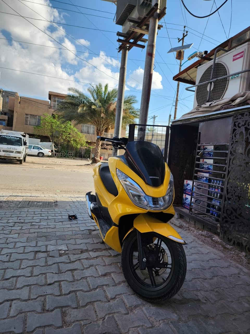 سلام عليكم
دراجة pcx دراجة نضيفة وخير من الله آي نقص مابية

ماشية 18 الف وسعرها 18 ورقة وبيها مجال قليل 

مكاني بغداد الشعلة  ***********
