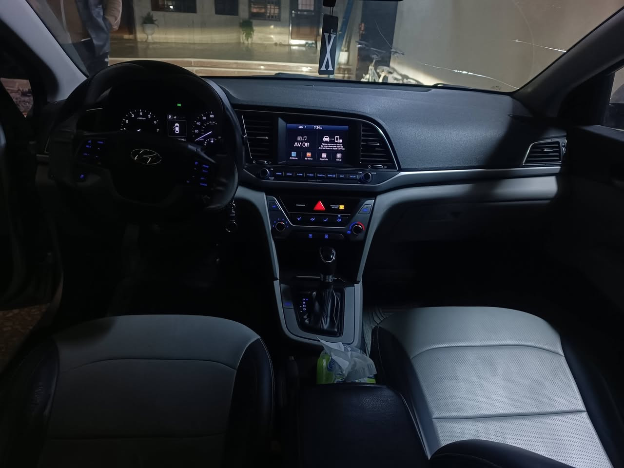 سلام عليكم 
النترا موديل 2018.... السعر 132 بيه مجال 
محرك  وكير مكفولات دوش
كلين عدى الدعميات 
بيه اصبع بارد بخشم البنيد 
سياره بسمي رقم اربيل شرط التحويل 
المواصفات معروفه 
يدات نيكل
شاشه 
مانع انزلاق 
حساس المري الجانبي
سياره مال بيت 
ه‍ ‏‪0773 531 1553‬‏
#النترا
