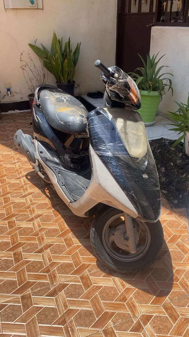 سلام عليكم بريز دراجه نضيفه شوفت عينكم كهربائيات كامله كلهه ونكره دراجه بس يرادله ترتيب بسيط كلش للبيع او مراوس سعره ٤٠٠وبيهه مجال مكاني بغداد شعله رقمي واتساب ***********
