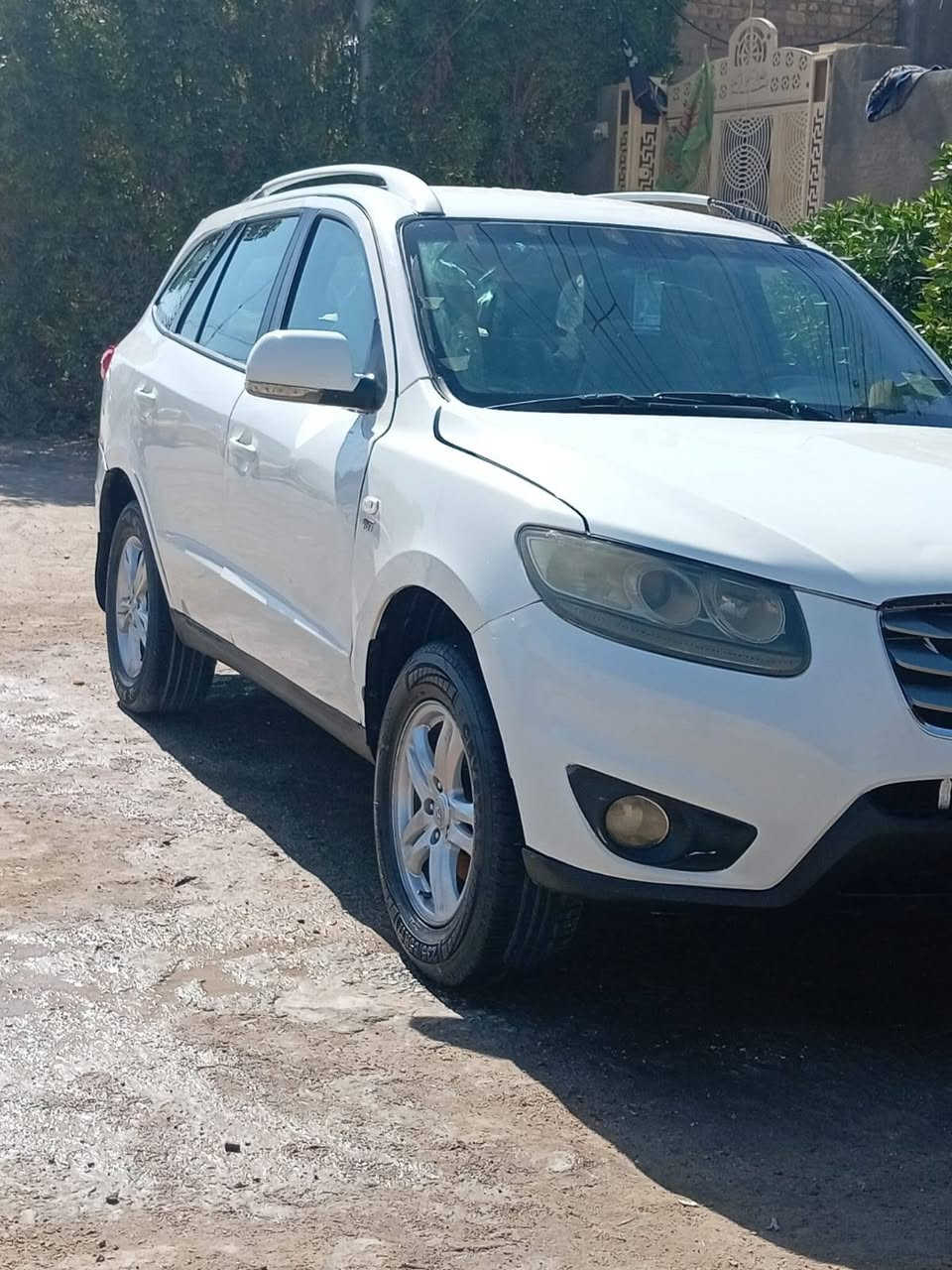 سنتافيا موديل ١٢ سياره بيه جفيه جهت السايق سياره مصبوغه عام رقم بصره مكينه وكير مكفولات تبريد شغال حداديه تخم تاير جديد سعر ٨٥ & *********** العماره
