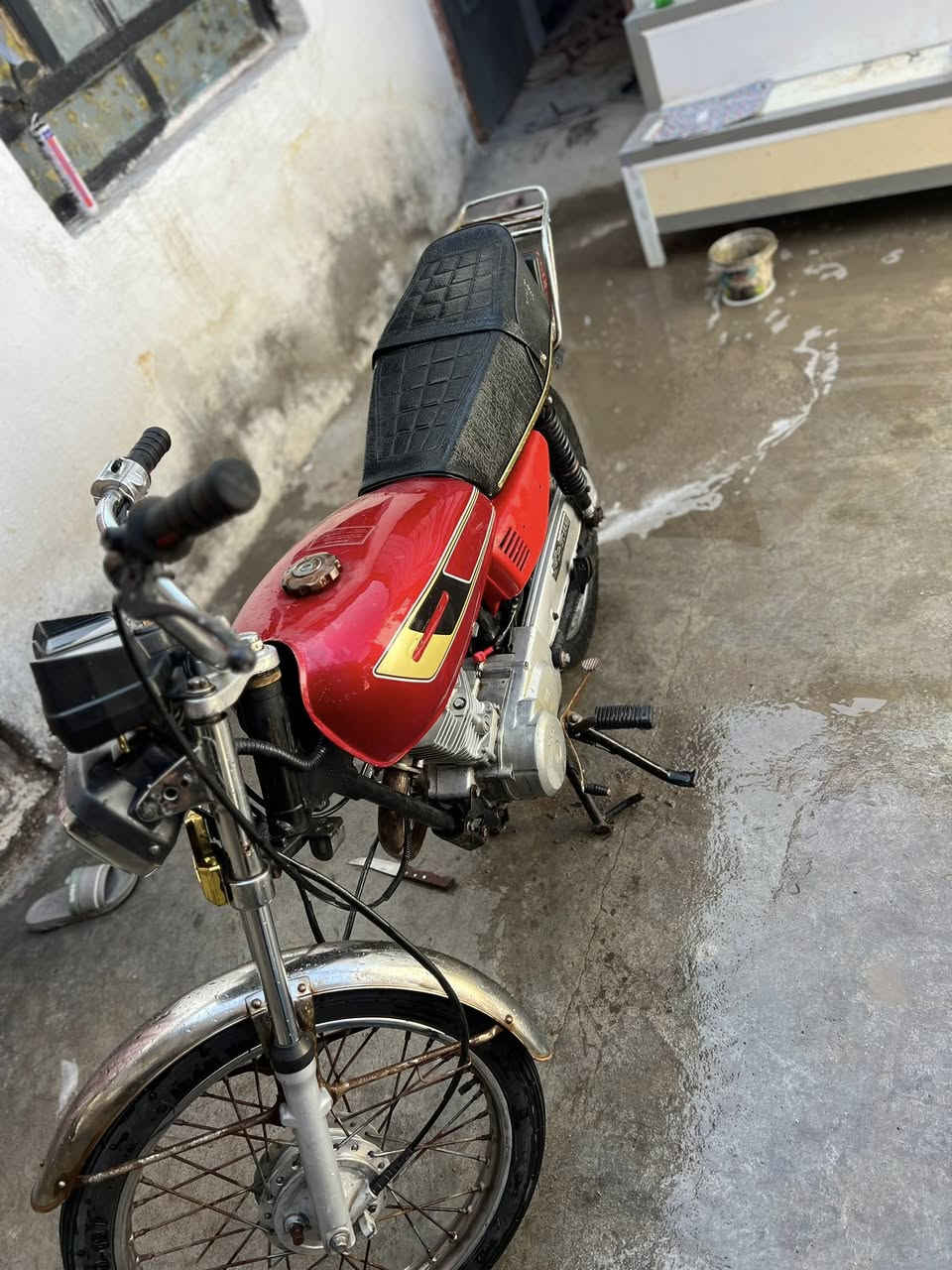 السلام عليكم دراجه نامه رابيدو مال بيت شغل وطلع درجه ما متعوبه كلشي شغال بيه دراجه أدوات كفاله من السرقه  مكينه مفتوحه قبل فتره شهرين اكثر السعر 550وبيه مجال مكاني بصره خمسه ميل للتواصل ***********
