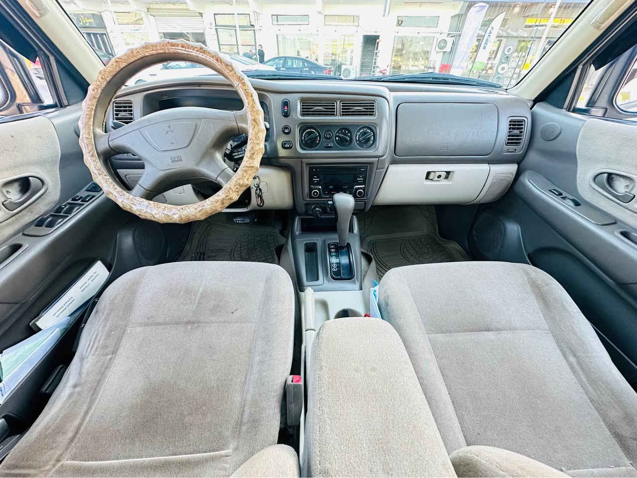 ناتيفا موديل 2000 
رقم اربيل سنويه 28
السياره جديده بلاديه على وضع شركه مابيها نقص
تبريد ثلج/مكينه جديده/دواخل جدد/تخم تاير/صدر امامي خلفي/كهربائيات جدد
بيها جاملغ مبدل فقط وبارد شبر بلبنيد موجود فديو موضح كل تفاصيل سياره
مكان السياره واسط الصويره
السعر 59
*********** الصويرة, واسط
