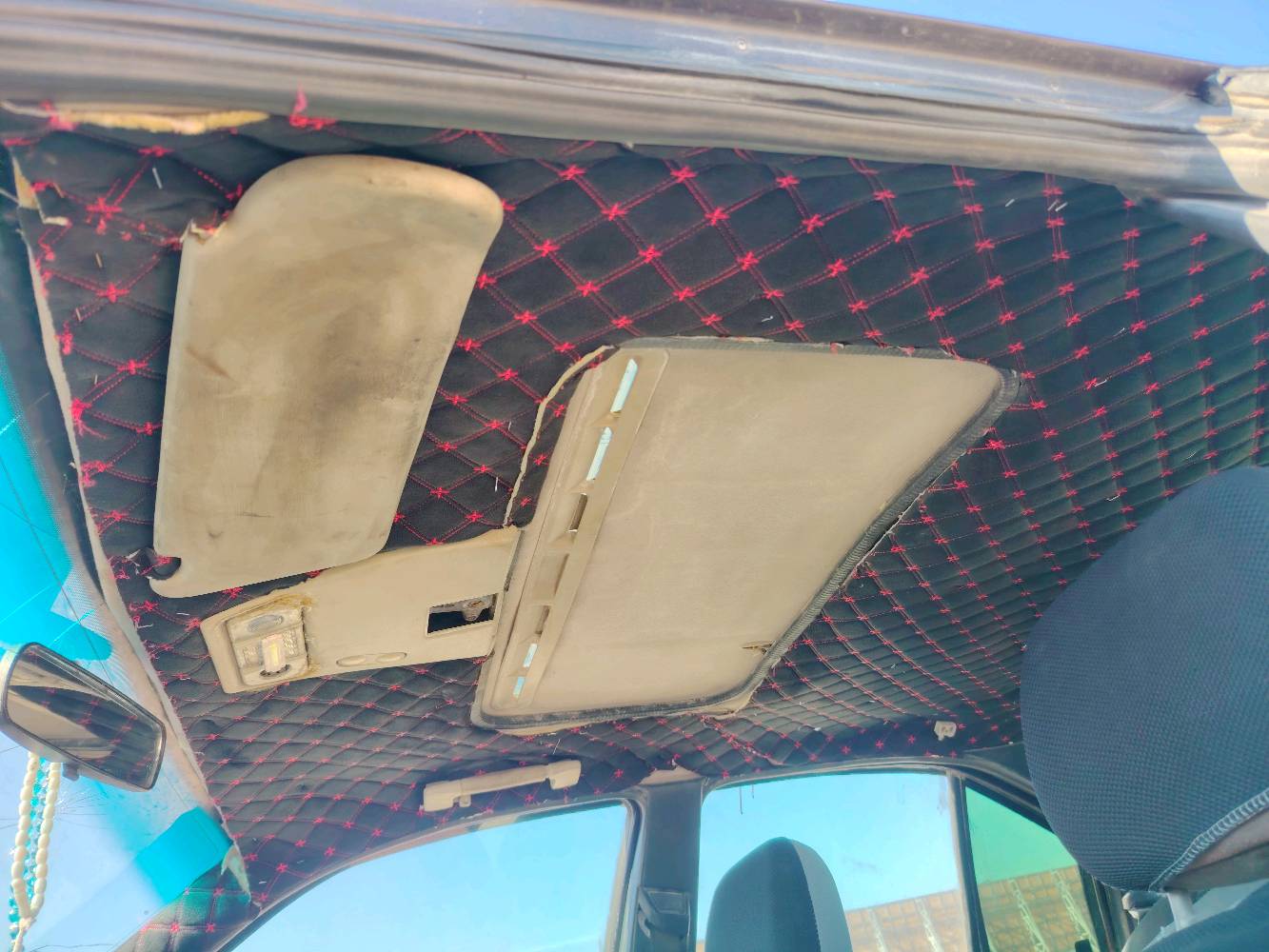 سلام عليكم  
عندي اوبل اوميكه البيع موديل 1991
 سعر 20 وبيه مجال 
محرك 2000 صارلي يومين من جفته 
***********
 مكاني ابو غريب 