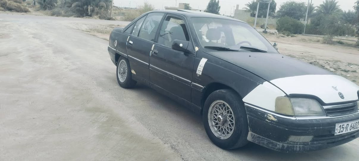السلام عليكم للبيع  موديل 1990محرك 2000 بلادي كير ومحرك مكفول فتحه كهربائيات كلها شغاله 
رقم الانبار الجديد تحويل ثاني يوم سعر 28 بي مجال 
***********
