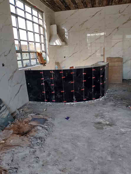 السلام عليكم خلفة متفرغ سيراميك أرضية جدران درجة اولى للاستفسار ع الرقم أو الخاص ***********
