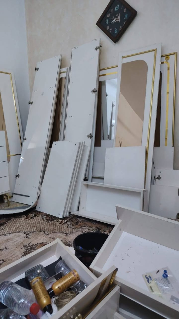 السلام عليكم
غرفه اخشاب تركي 10 قطع
مستخدمه قليل نضيفه بيهة ضرر بسيط موضح بالفيديو
مكاني بغداد مدينه الصدر
التواصل خاص او واتساب ***********
