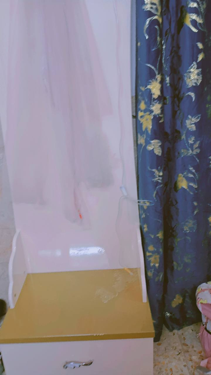 غرفه تركيه مشدوده مره وحده نضيفه استعمال شهرين 7 قطع الكنتور 6 بيبان الضهر مال الكنتور سميك 2 سانتيم السعر مليون و250 وبيه مجال مستعجل علا بيعته استفسار ع الخاص وع الرقم ***********
