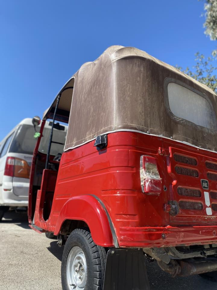 السلام عليكم 👏تكتك للبيع ١٩/شهر ٨بلاديه بيهه خياس جوه ودوس بلاد بيه خياس وباقه كفاله *********** 
***********مكاني الحسينيه مال راشديه بسمي رقم إنكليزي سعر ٦ /و٧٥٠بيهه مجال
