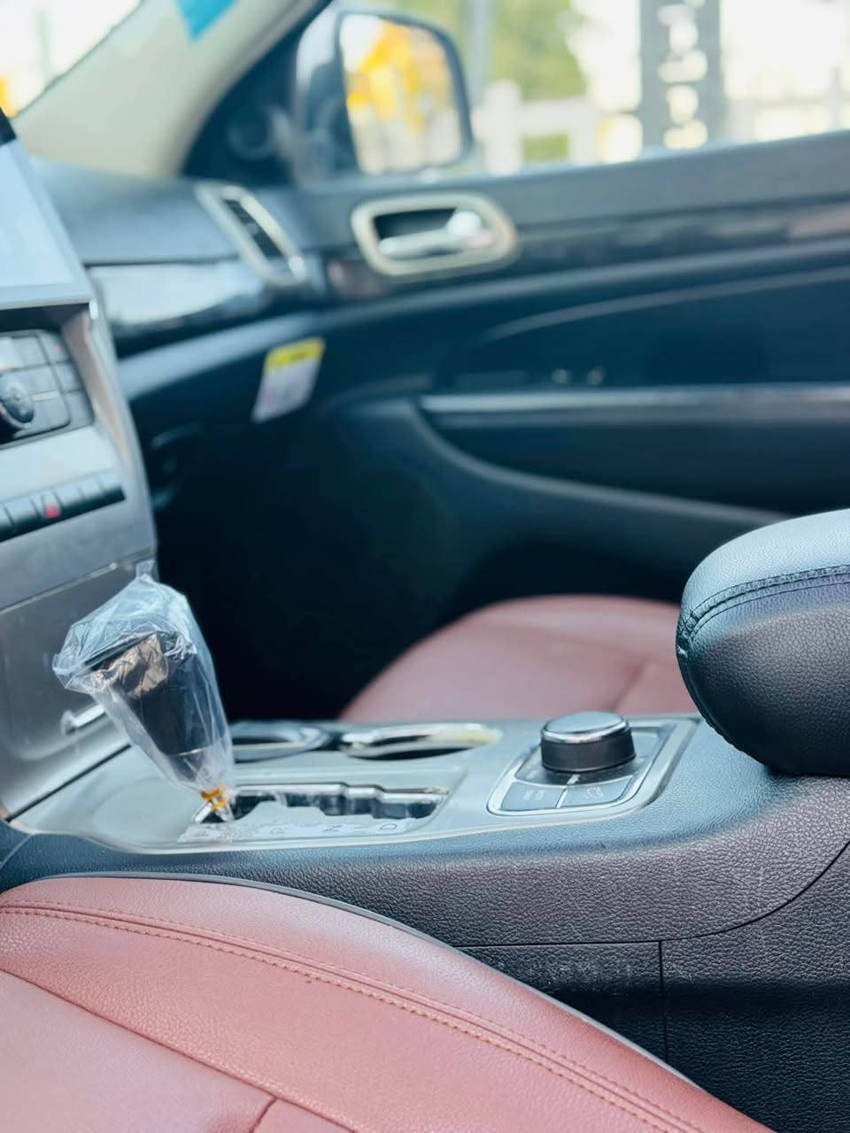 جيب الريدو مديل 13خليجي فول موصفات سياه حديده رقم بغداد بسمي مرفق سونار مع صور***********مكان بغداد مدينة الصد
