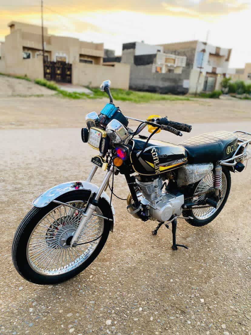 سلام عليكم تايكر موديل 24 ما ناقصه اي شي تجي شغل وتطلع ما عده الجبنه طاكه السعر 400وبي مجال 
ملاحظه:ابو 350 لا يراسل ***********
