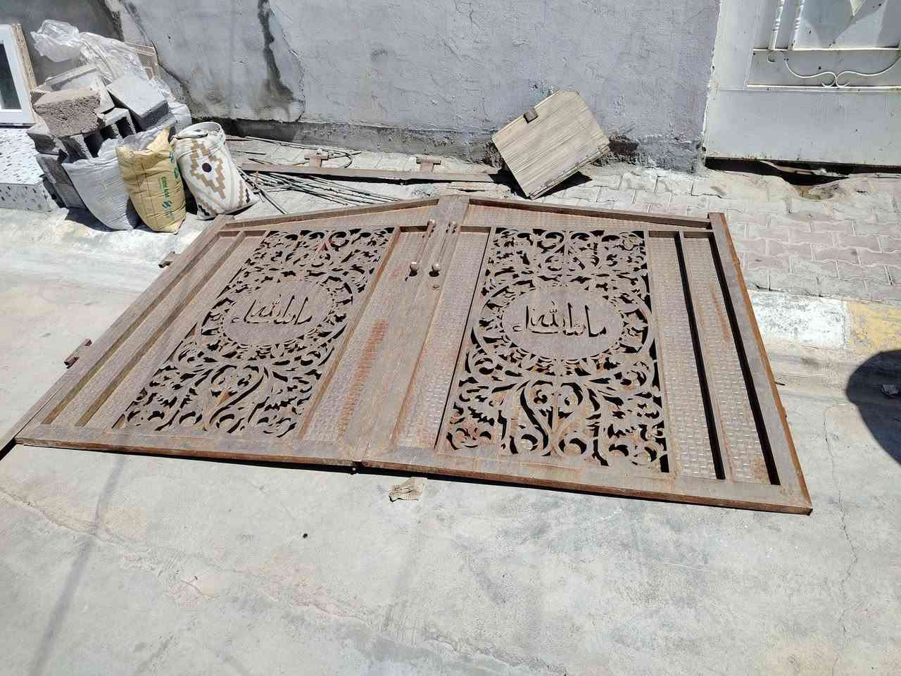 للبيع سعره ٢٠٠(***********)

