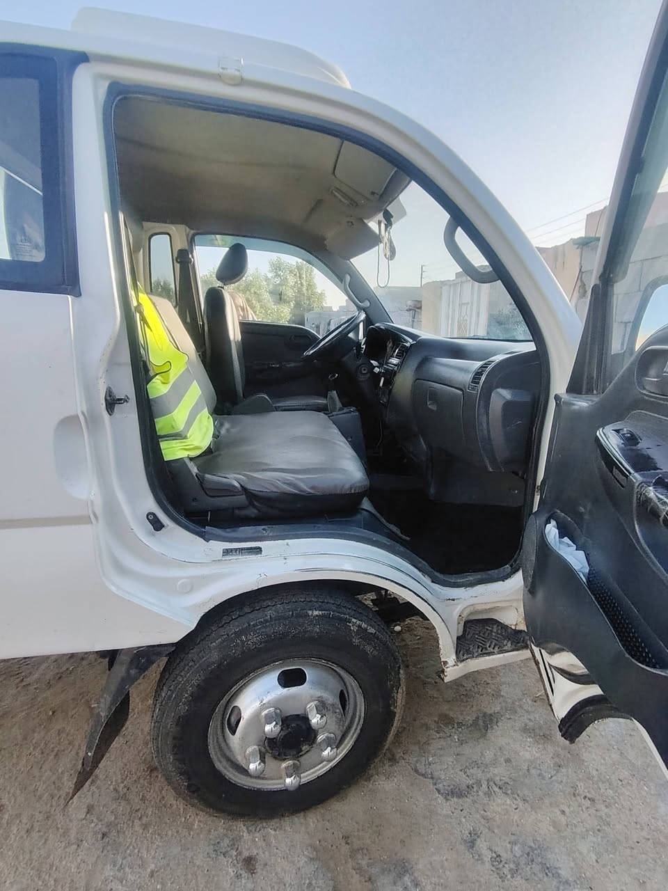 سلام عليكم ورحمة كيه فحل البيع مديل 2012مكينه وكير  مكفولات وشاصي مكفول وقماره بيه صبغ قليل بدون ضربه رقم ميسان ثاني يوم تحويل سنويه ال30وبيه براء الذمه ما طلوبه الشراي ما يخسر بيه شي  تلفوني اسيا ***********واتساب 
الاثير *********** واتساب
