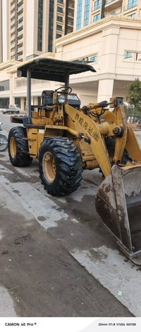 شفل البيع كوماتسو موديل 1999 عنوان بغداد سعر /170/رقم الموبايل 0786733...