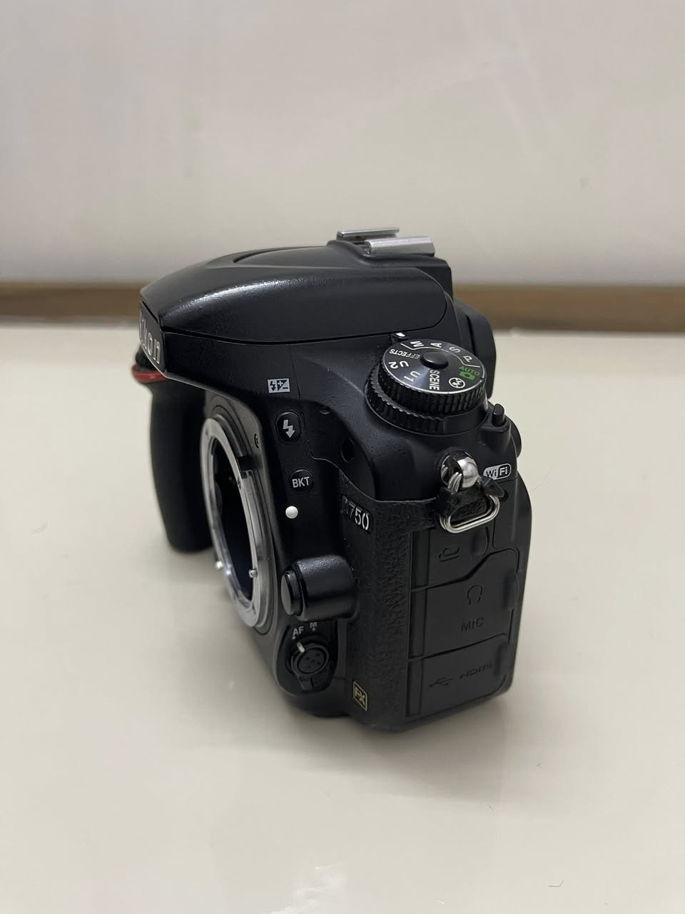 السلام عليكم نيكون d750 شتر 24 الف النظافة مثل ما موضح بالصور ملحقات بطارية +شاحنة  سعر 900 وبيها مجال 
*عدسة 24-120 نانو كرستال + كارتونة سعر 450 وبيها مجال 
*عدسة 70-200 سيگما جيل ثاني + جنطتها سعر 850 وبيها مجال 
مكاني بغداد البلديات للتواصل :
***********
