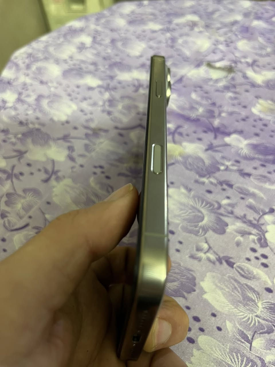 السلام وعليكم  بدون خاص رجااء ايفون ١٦برو ماكس  #مقفول ايكلود ذاكره ٢٥٦ شرق اوسط عدد ادورات ١٧٠ بطاريه ١٠٠ بلاديه مبدل شاشه جي اكس اصليه ماتفرق عن البلاديه  بيع او مراوس افضل مكاني بغداد. وسعر قيمو بلي يرضي الله جهاز بعده جديد بدون ملحقات***********
