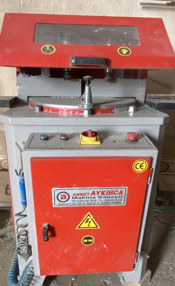 مكائن pvc  ثري فيز للبيع 
كتر. + فراز كيلون + كاويه + مكينة ماسكه + كمبريسر 
شغال مابي نقص السعر 35$ 
عواجه + طبر 
السعر مليون ونص 
*********** 
اتصال + واتساب
