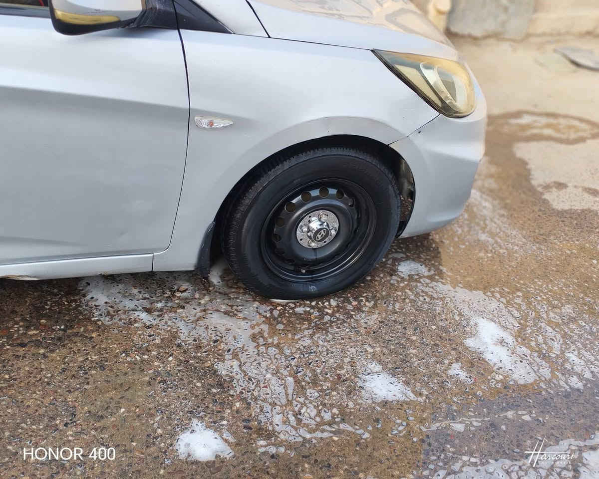 سلام عليكم 
اكسنت موديل 12 خليجي 
مكينه 1600 
رقم بصره تحويل ثاني يوم 
سياره بيه صبغ حزام 
ويحتاجله دعاميه اماميه 
بسعر مناسب بيع او مراوس عادي
للاستفسار ***********
