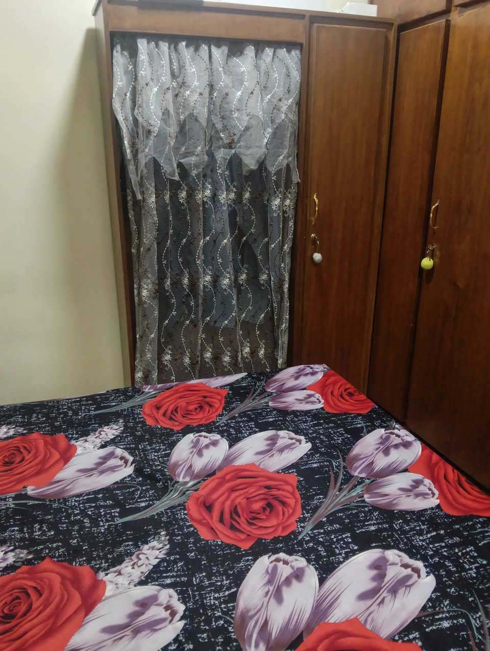 غرفة صاج عراقي احطاطه قاطين 6 ابواب خشب ثقيل السعر 750 وبيه مجال بسيط اتصال علا الرقم /***********/***********/ مكان فلوجه
