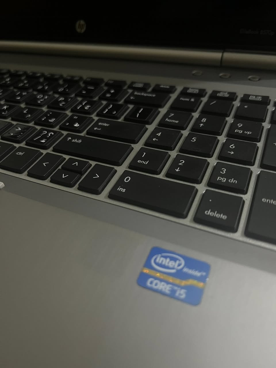 🔴🔴135 الف بس 
▪️لابتوب Hp Elite book بمعالجCori 5 من الجيل الثالث🔴
وندوز 10
الرام 8 كيكا 
هارد خزن 500 كيكا 
حجم شاشة 15.6
▪️نظافة داخلية وخارجية 🔴
وضمان حقيقي لمدة اسبوع من تاريخ الوصل 

▪️ #اللابتوب مناسب للأعمال المكتبية وادارة الأعمال والبحوث والطباعة والمحاسبة وبأداء جيد جداً وبجدارة
منصب بي برامج التواصل الاجتماعي والاوفس كامل وبعض الالعاب 
 
▪️المواصفات :🔴
Model        : HP Elite book
Processor : Intel Core i5 -3230M 2.7 Ghz
Ram.          : 8GB DDR3
Storage.    : had 500 gb
Graphics.  : 2GB Intel HD Graphic Card
Screen       : 15.6 Inch screen - 1377*768 Resolution🖥
Price.          : 135000 IQ🇮🇶
بابل -
***********
