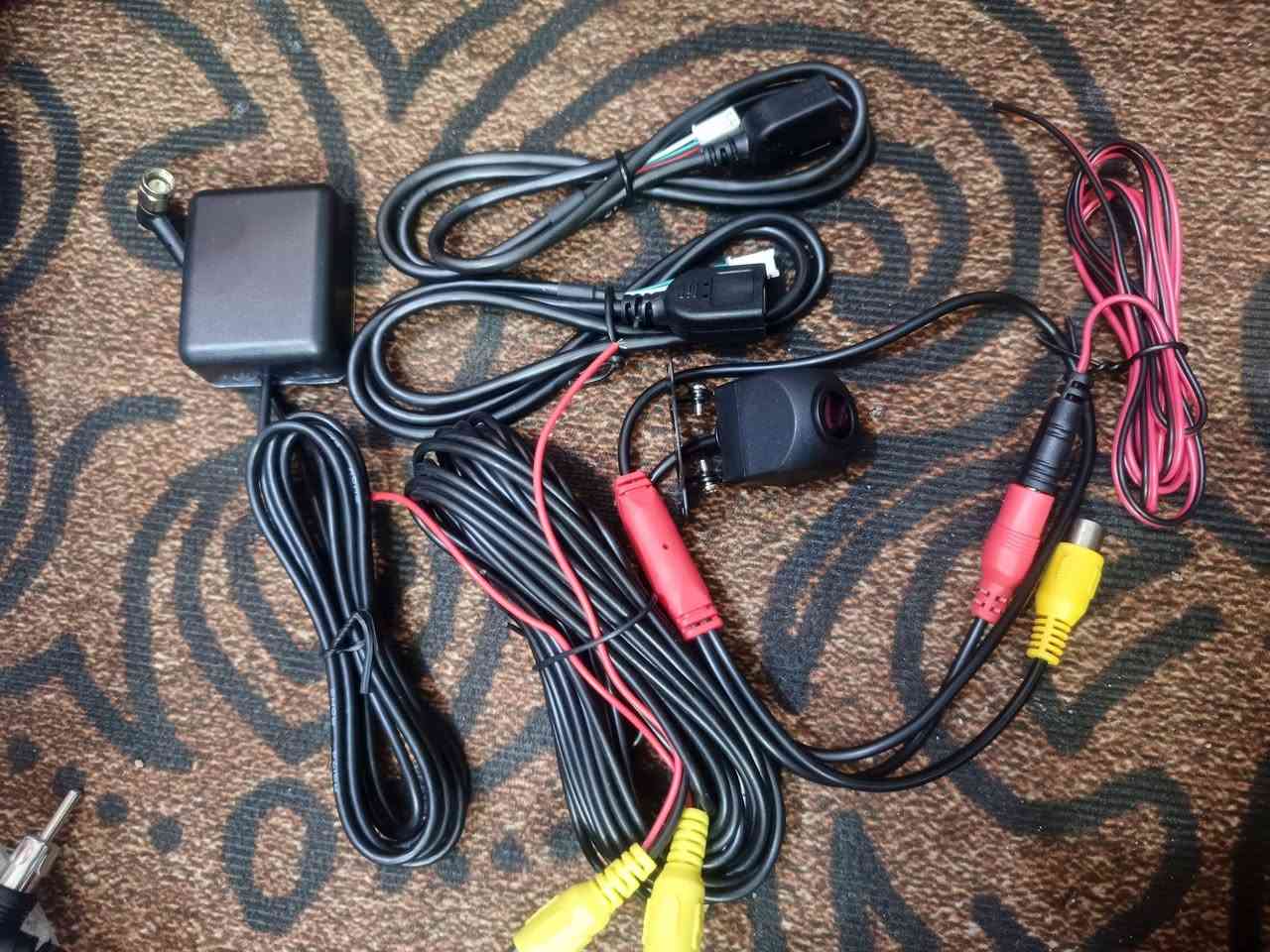 السلام عليكم للبيع شاشه كار بلي فول مواصفات
يجي وياهه إطار وكامره مال بك وفيشهه وكامله 

سعر خاص أو  ***********
