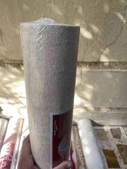 سلام عليكم عندي ورق جدران اصلي الماني خشونه ميه با ميه السعرر بيع مستعجل 50الف كل طوبه 16متر شرط الخشونه انطيك ايا استفسار اتصل ***********
