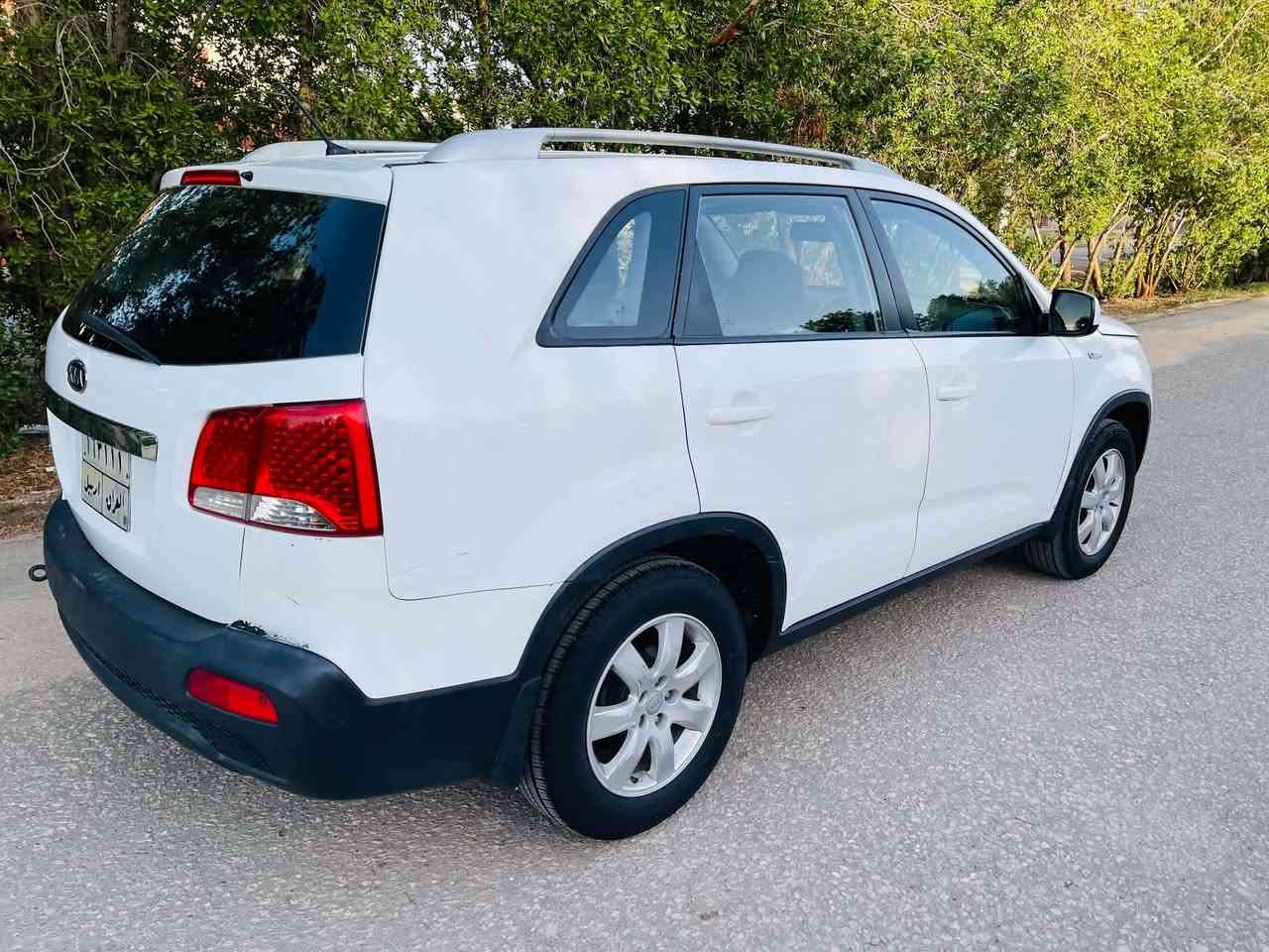 السلام عليكم من رخصه الادمن كيه سورنتو موديل 2010 خليجي بدون صبغ مكينه كير حداديه صدر تخم تاير تبريد ثلج محرك 2400 رقم شمالي باسمي السعر 125 وبيه مجال غير متواجد فيس الشراي يتصل *********** ***********
