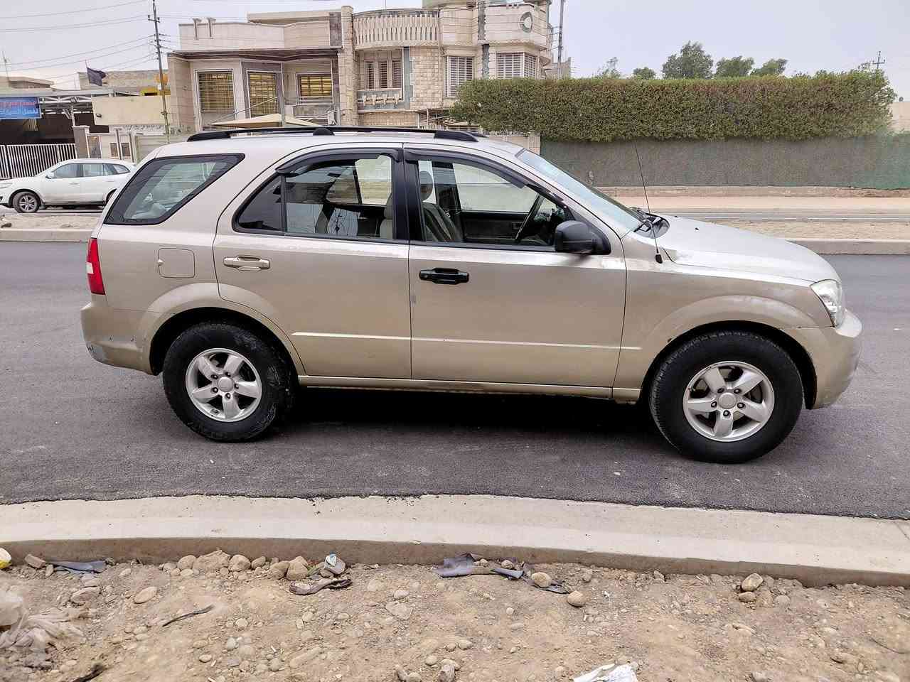 كيا سورنتو موديل.2008
مواصفات LX 
رقم بغداد 
صور السيارة موجودة و السونار جديد 
السعر 85 بيهة مجال بسيط 
مكان السيارة بغداد البلديات 
***********
