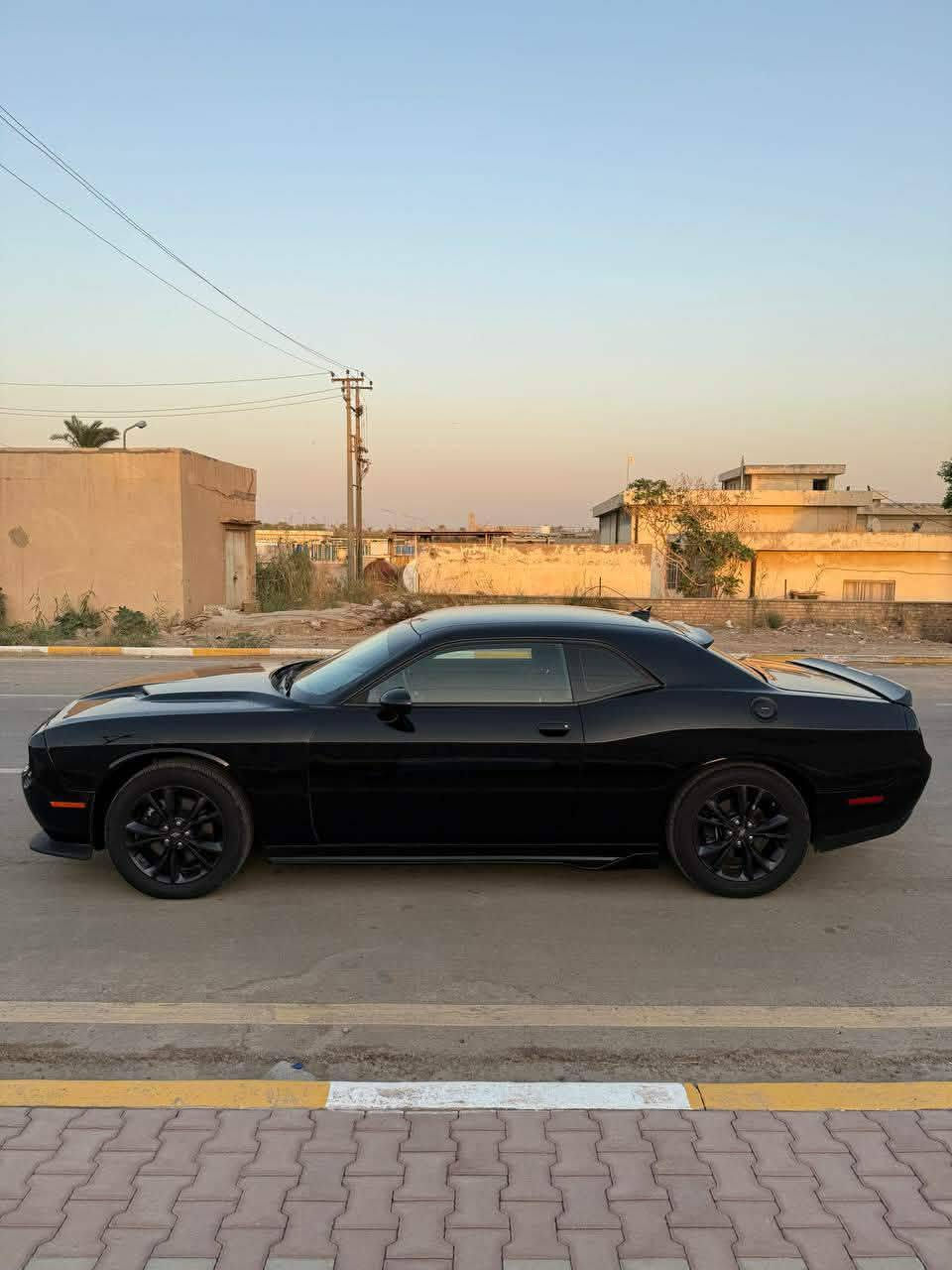 السلام عليكم
جالنجر sxt 2023 وارد أمريكي 
قطعتين تبريد منظومة زنون 
ماشية 37 m 
السيارة ما ناقصها كل شي بيع او مراوس حسب القناعة 
اي استفسار ***********
