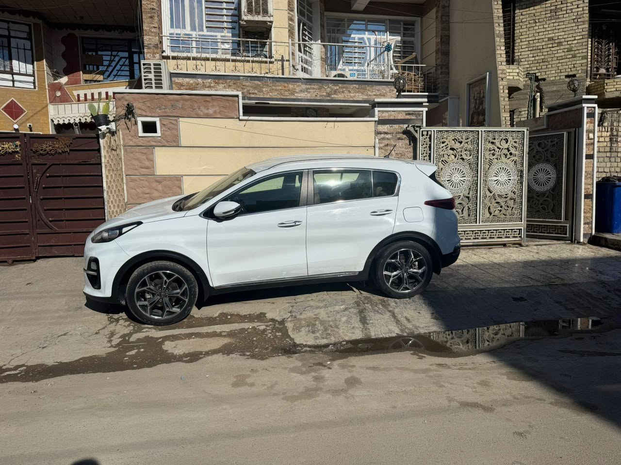 السلام عليكم سبورتج شركة مكفولة ماعده شخوط وبارد قليل
المديل 19 
بصمه
 كشن كهرباء
ماشيه ١٠٠
بسمي تحويل مباشر
السعر 20000 $
المشتل قرب مطعم الف عافية
*********** للتواصل
