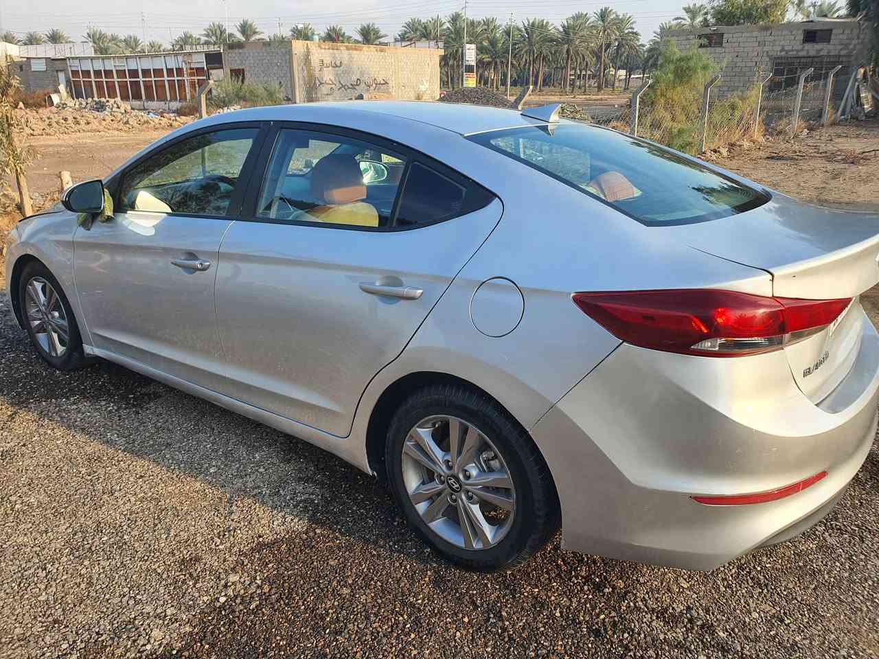 السلام عليكم  النترا موديل 2018 حادثه جاملغ خلفي ونص من الجنطه السياره نص فول تايرات  جديده وتبريد جديد ما عايزه شي السياره مكانه بابل قرب العلويه شريف  السعر ١٢٥ وبيه مجال    ***********
