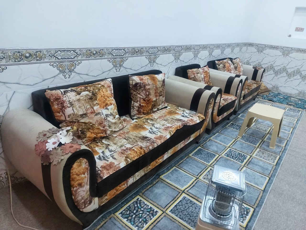 السلام عليكم تخم قنفات نظيف كلش السعر ٤٠٠ وبيهن مجال الاستفسار ***********
