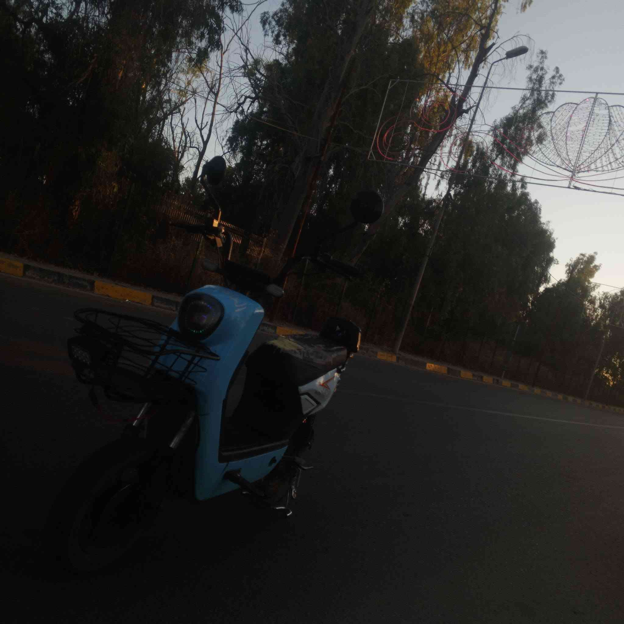 اعاده نشر بسبب الوعود الكاذبه
ماطور شحن للبيع سعر 240بيها مجال قليل حك جيتك
نضام بگ
گير 4نمر 
سرعتو 99بالعداد الحقيقي 52_55 عالويز
شاحنتو الاصليه موجوده 
مابي اي عطل 
5بطاريات16امبير 
 شرط اقل وحده تقرا 9ونص الباقي 10و10ونص
ملف 1000واط
يمشيك 35كيلو _40كيلو بالشحنه الوحده
بس ينرادلو طفاريه كدام و قمچه بريك ورا
بصمه و سويج
سعر 240بيها مجال قليل
مكاني موصل حي الفلاح الثانيه خلف دائره المرور


**إذا كنت صاحب هذا الإعلان وتريد حذفه لأي سبب، رجاءا أرسل رسالة إلى الدعم الفني**