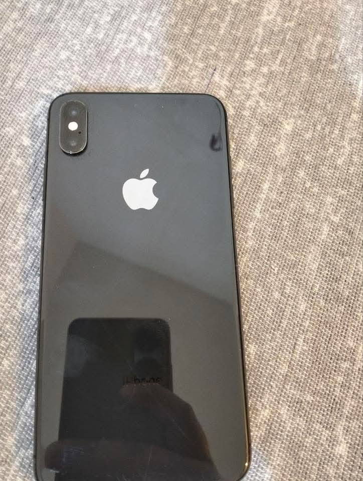 سلام عليكم للبيع ايفون اكس ماكس مبدل فقط بطاريه اصليه ذاكره 256 نت تصال كله شغال فقط فيس ايدي متوقف وكامره بيها رجه خفيفه بس مغناطيس تسوي ونسوي اني وياك بعد سعر 180 وبي مجال بسيط مكاني حله حي جزائر مقابيل الملعب رقم *********** مو شراي لا تجي فدوه
