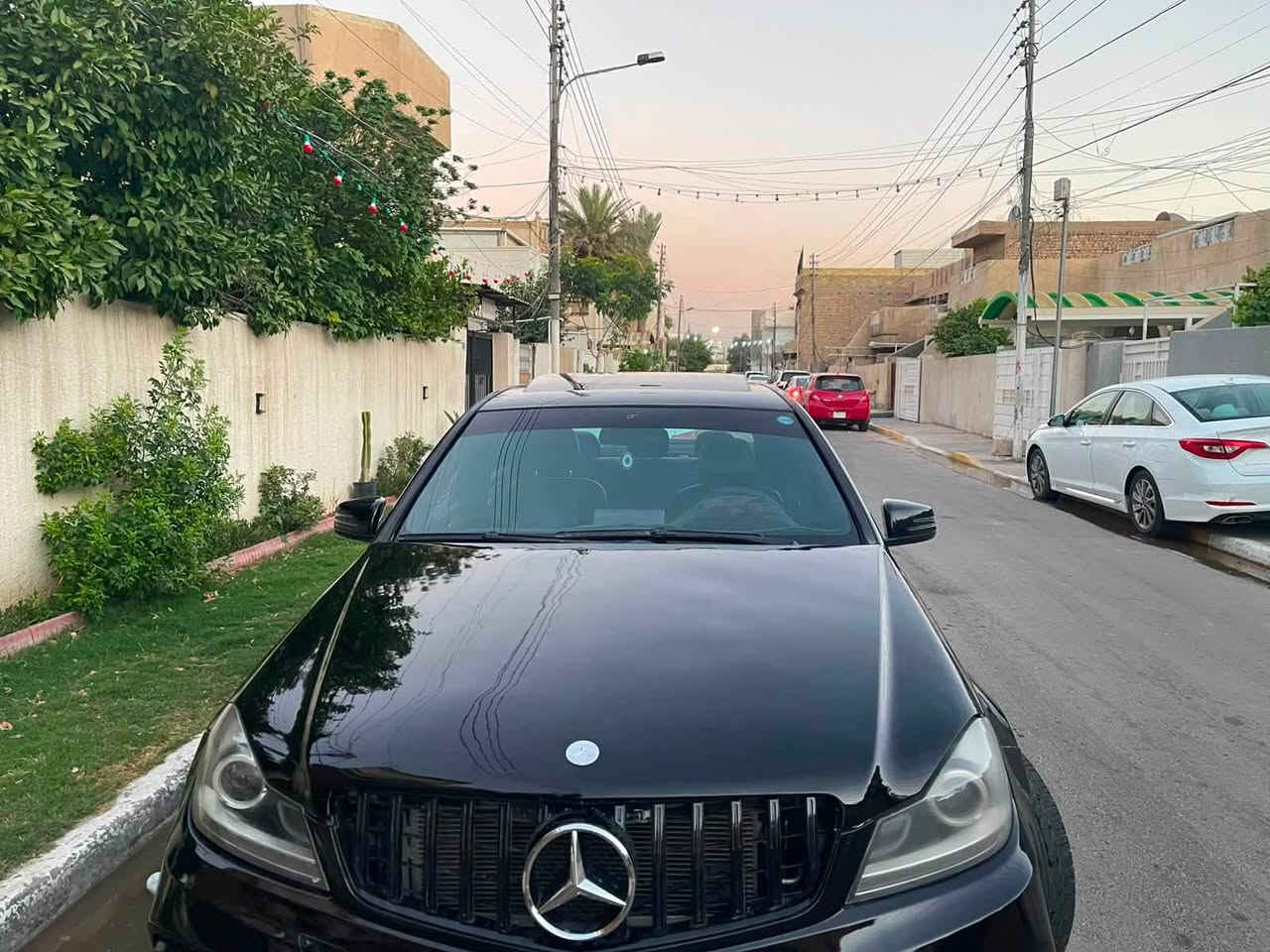 موديل 2010
صور المكانت الي صبغت بيه موجودات داخل المنشور 
C300 سته سلندر في
صدر جديد 
تبريد جديد 
تخم تاير سياره جاهزه رقم سليمانيه هزه جديده مساقطه
سياره جاهزه عله آخر حبايه بدون اي نقص عنواني بغداد الكاظميه ***********
*********** السعر 123وبيه مجال
