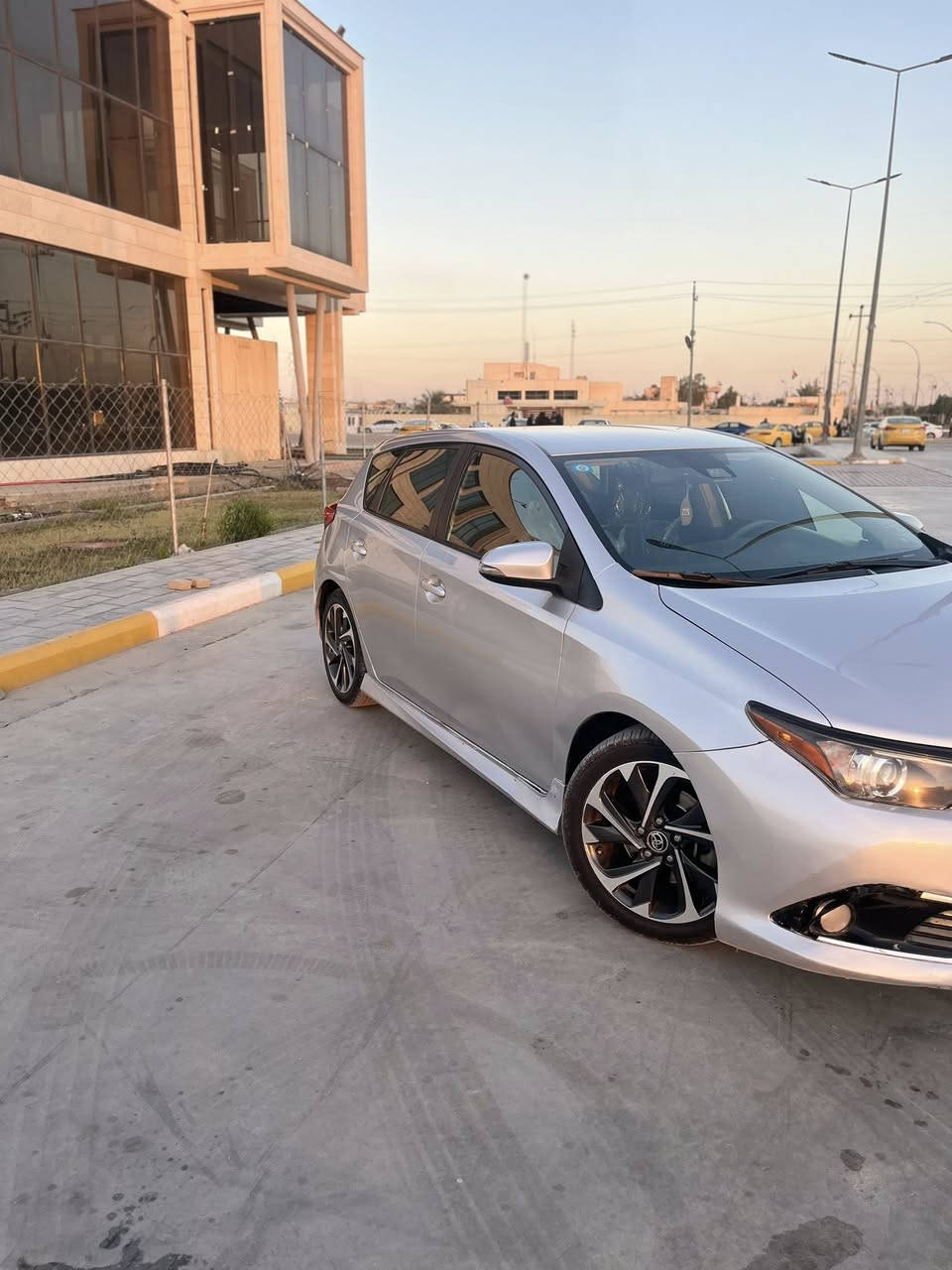 السلام عليكم كورله 2018 وارد امركي حادث دعاميه إماميه فقط تبريد ثلج 🧊 تتفئه نار 🔥 رادار امامي رقم واسط نكليزي مراوس حسب القناعه مكاني واسط السعر 122 وبيهه مجال *********** واني خادم
