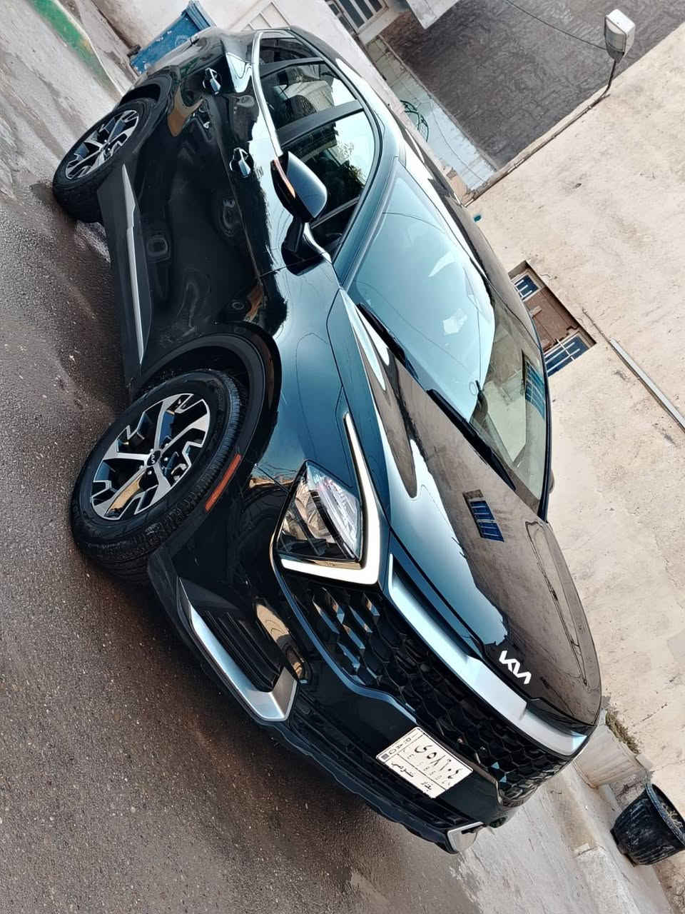 السلام عليكم....
للبيع: كيا سبورتيج 2023 - الشكل الجديد 
​المواصفات العامة:
​نوع السيارة: كيا سبورتيج 
​سنة الموديل: 2023.
​المحرك: 2.5L GDI (THETA III) - المحرك الكبير والقوي.
​المواصفات: وارد أمريكي 
​الأنظمة والتقنيات المتوفرة:
​شاشة لمس كبيرة: 12.3 inch.
​لوحة عدادات ديجيتال: 
​أنظمة الأمان: نظام مكابح ABS ونظام ثبات إلكتروني ESC.
​الراحة: تدفئة  كراسي 
​تقنيات مساعدة: رادار أمامي، كاميرا خلفية، ونظام الملاحة (AVN).
​إضافات: شاحن لاسلكي 
 وحساسات ضغط الإطارات.
السعر 178 ورقة
بغداد
*********** بغداد, العراق
