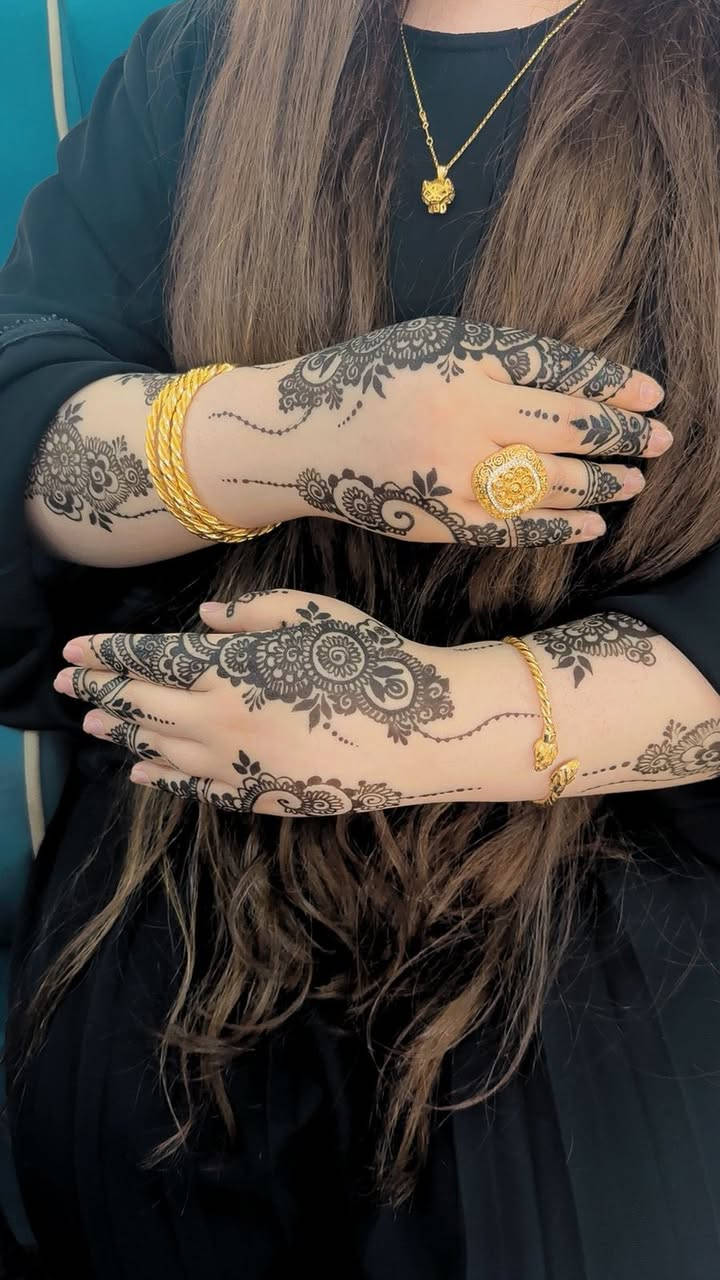 ✨🌿 نقش الحنة 🌿✨
في حي الخضراء 
بأجمل التصاميم وأرقى اللمسات في(بـغـداد)

لكل عروس… لكل مناسبة… ولكل أنثى تحب التميز 💛
نقدم لكم:
💫 نقش حنة ناعم وراقي
💫 نقش خليجي ومغربي فاخر
💫 رسومات عصرية تناسب جميع الأذواق
💫 حنة بلون ثابت وجميل

📞 للحجز والاستفسار 
واتساب 
***********
عنوان
حي الخضراء جنب تيم مارت
