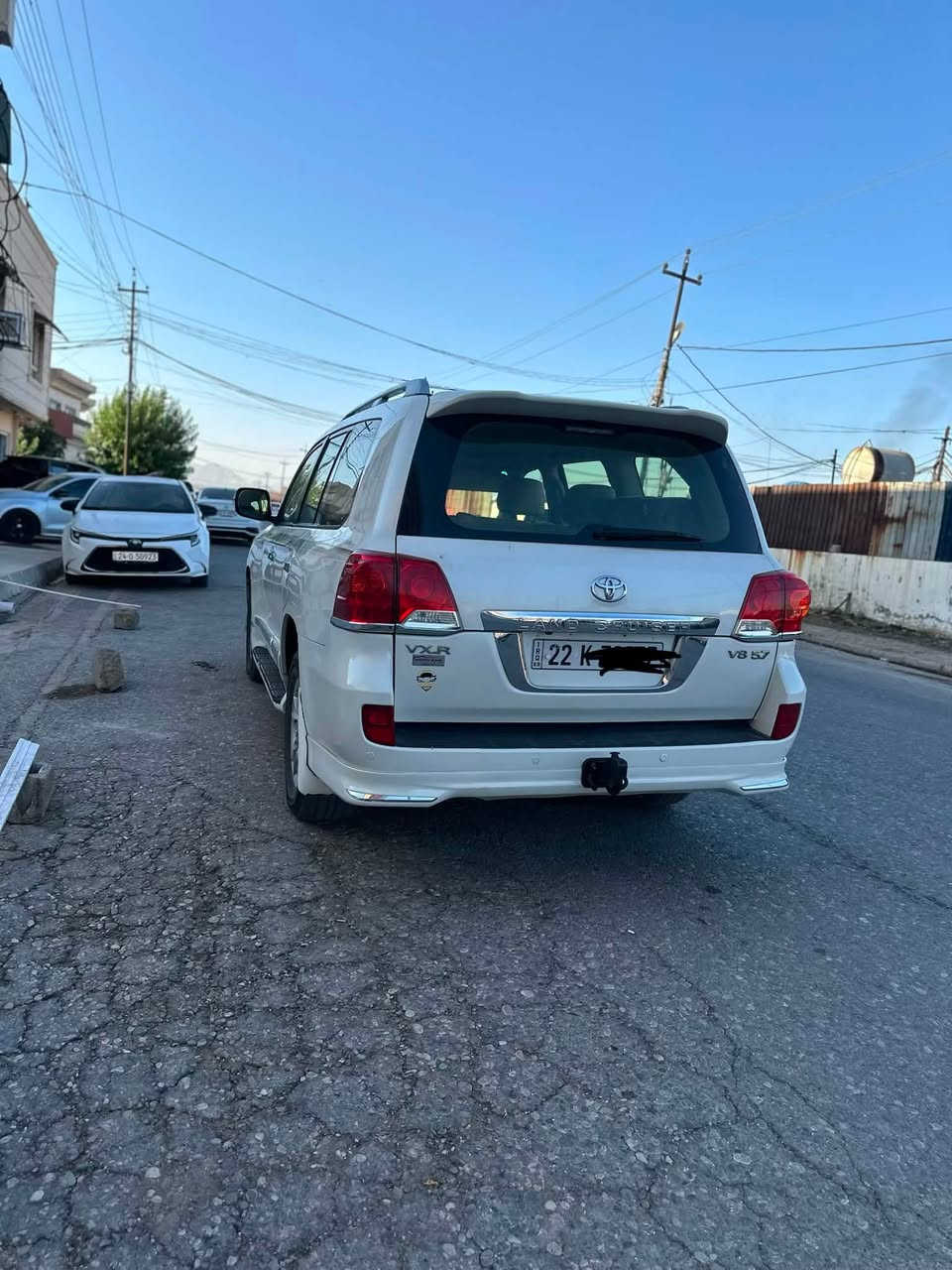 لاندكروز 2015 Vxr 
محرك 5.7 
مواصفات لكزز فول للاخير 
كير و محرك مكفول 
ماشيه 150 
بدون دعم و صبغ 
البنيد و قماره بيها جراد قليل 
مكان زاخو 
السعر 344 
***********
