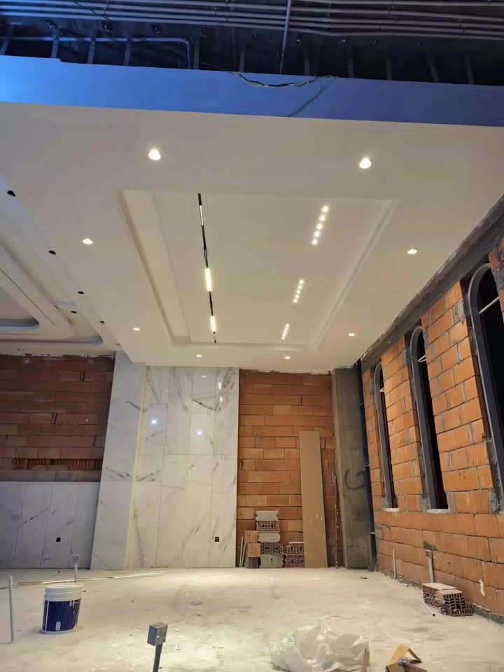 السلام وعليكم خلفة ديكورات وصبغ متفرغ حاليا تسليم مهندس شغل درجة اولى من الحسينية أو بغداد ماعندي شكال اي واحد يحب يتصل سعر المتر 20 وفوك حسب الديكور *********** واتساب
